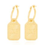 brinco_argola_com_placa_escrito_love_e_detalhes_semijoia_ouro_18k_17709_1_dc45060ca7630fd458e8f5531f4fb16d